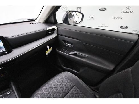 Used 2026 Nissan Kicks SV FWD image 8