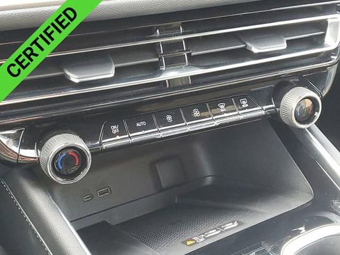 Used 2025 Chevrolet Traverse LT w/ Driver Confidence Package image 19