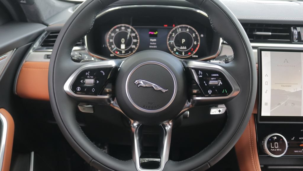 New 2026 Jaguar F-PACE R-Dynamic S AWD/4WD image 18