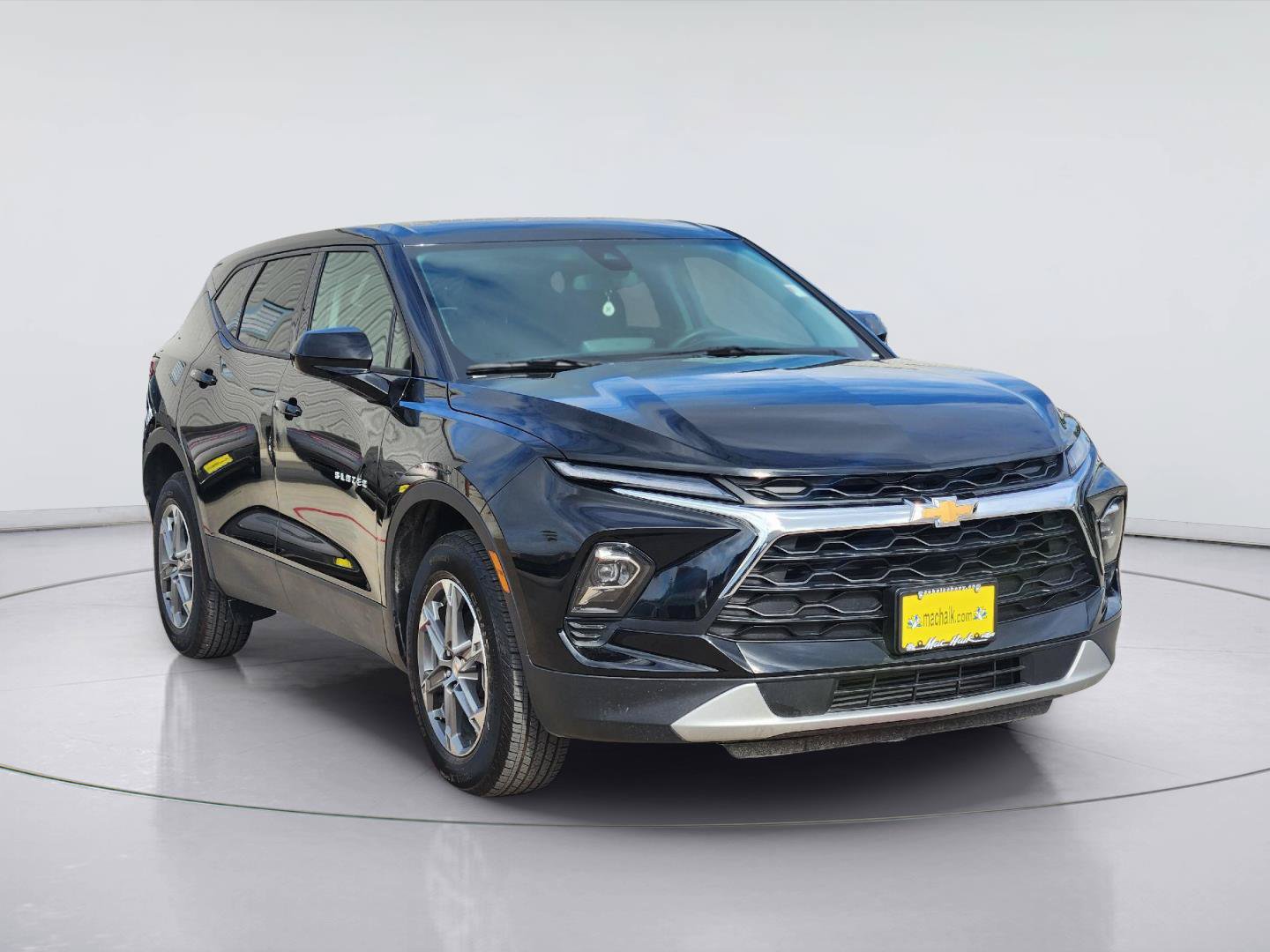 Used 2026 Chevrolet Blazer LT FWD image 3
