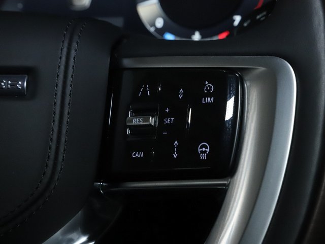 Used 2025 Land Rover Range Rover SE AWD/4WD image 24