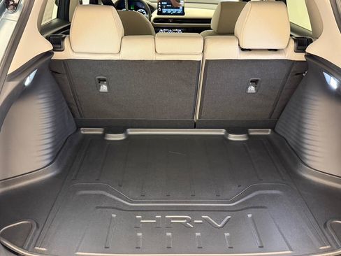 New 2026 Honda HR-V LX image 9