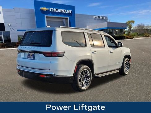Used 2022 Jeep Wagoneer Series III w/ Convenience Group I AWD/4WD image 7