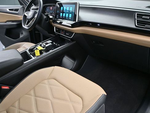 Used 2024 Volkswagen Atlas Cross Sport SE w/ Panoramic Sunroof Package AWD/4WD image 18