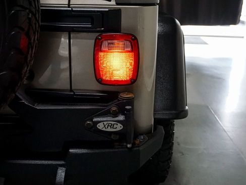 Used 2006 Jeep Wrangler Unlimited Rubicon w/ Security Group AWD/4WD image 59