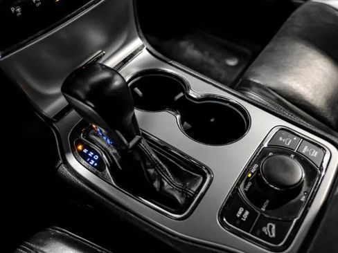 Used 2020 Jeep Grand Cherokee High Altitude AWD/4WD image 23