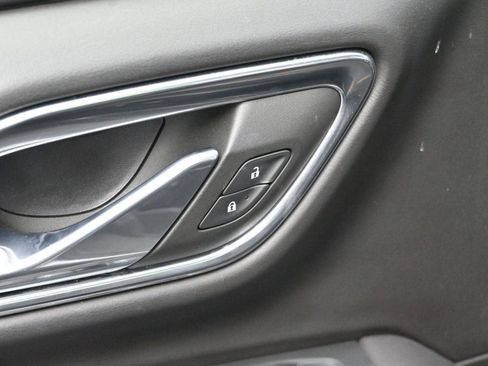 Used 2023 GMC Yukon AT4 image 10