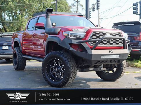 Used 2017 Toyota Tacoma TRD Off-Road AWD/4WD image 1