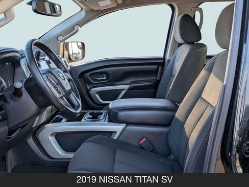 Used 2019 Nissan Titan SV w/ SV Convenience Package RWD image 14