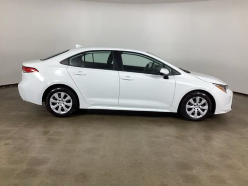Used 2024 Toyota Corolla LE FWD image 5