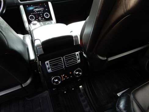 Used 2018 Land Rover Range Rover HSE image 26