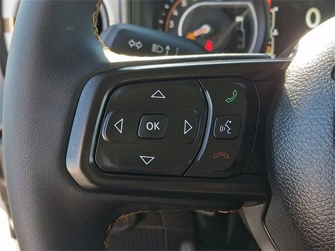 Used 2024 Jeep Gladiator Sport image 17