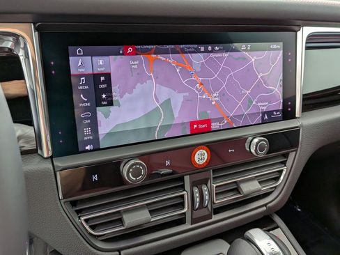 Certified 2025 Porsche Macan S AWD/4WD image 18