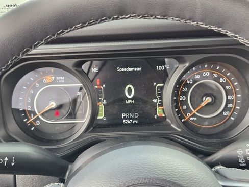 Used 2025 Jeep Wrangler Unlimited Rubicon AWD/4WD image 26
