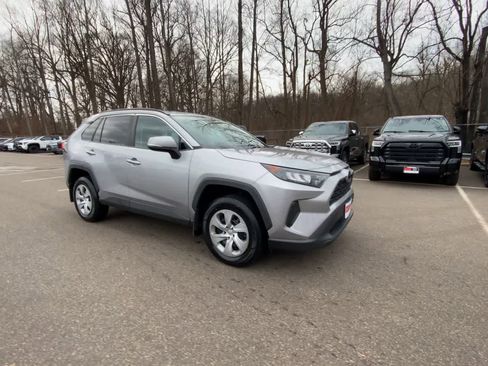 Used 2021 Toyota RAV4 LE image 9