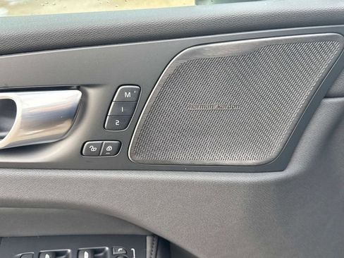 New 2026 Volvo XC60 B5 Plus w/ Climate Package image 17
