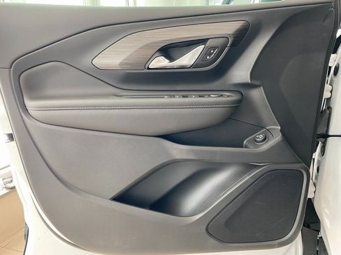 Certified 2023 GMC Terrain SLE w/ Driver Convenience Package image 8