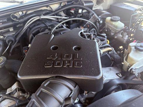 Used 2004 Ford Explorer Sport Trac 2WD image 47