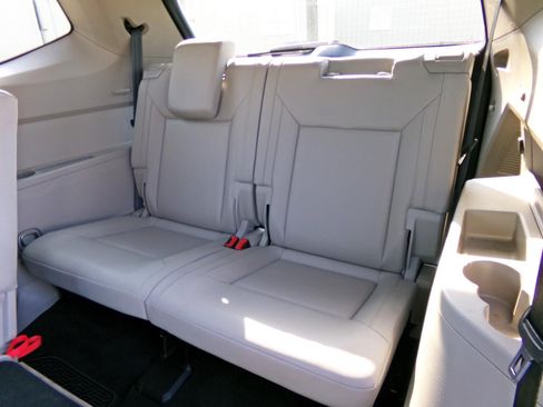 Used 2019 Volkswagen Atlas SE FWD image 14