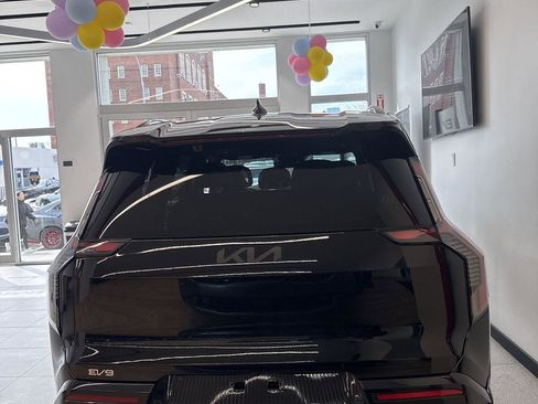 New 2026 Kia EV9 Land w/ Nightfall Edition Package image 4