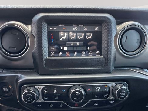 Used 2022 Jeep Wrangler Sport AWD/4WD image 10