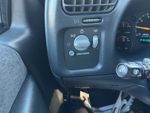 Used 2001 GMC Sonoma SLS w/ Hot Looks Pkg RWD image 16