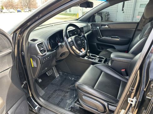 Used 2020 Kia Sportage S image 9