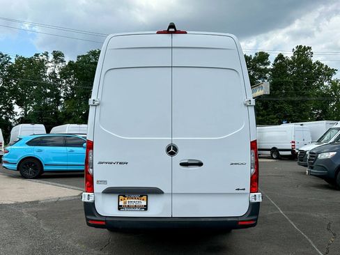 Used 2019 Mercedes-Benz Sprinter 4x4 170 image 4