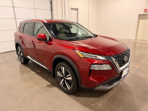 Used 2021 Nissan Rogue SL w/ Premium Package image 3