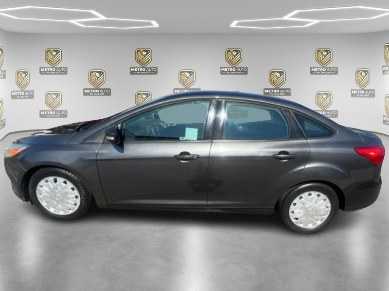 Used 2015 Ford Focus SE FWD image 3