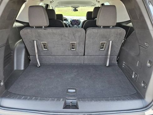 Used 2021 Chevrolet Traverse LT FWD image 23
