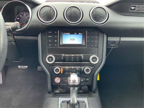 Certified 2020 Ford Mustang Coupe image 11