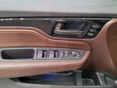Used 2025 Honda Odyssey Touring image 33