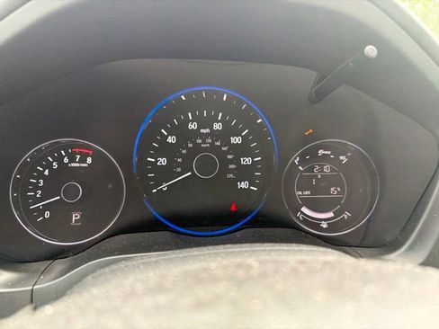 Used 2018 Honda HR-V LX image 11