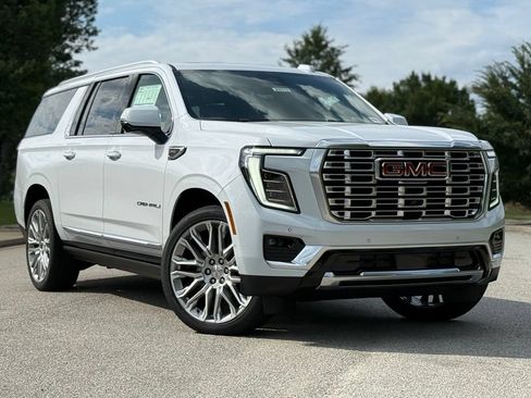 New 2026 GMC Yukon XL Denali w/ Denali Reserve Package AWD/4WD image 2