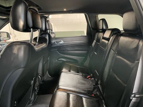 Used 2021 Jeep Grand Cherokee Limited AWD/4WD image 12