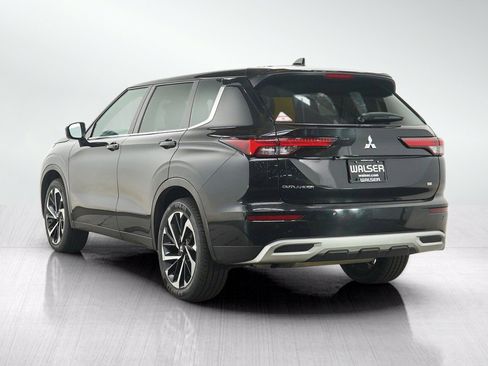 Used 2024 Mitsubishi Outlander SE AWD/4WD image 3
