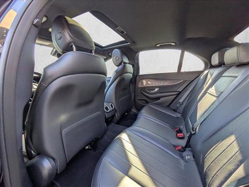 Used 2022 Mercedes-Benz E 350 Sedan image 18