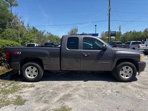 Used 2011 Chevrolet Silverado 1500 LT w/ All-Star Edition AWD/4WD image 4