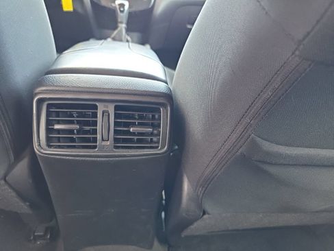 Used 2017 Nissan Rogue S AWD/4WD image 12