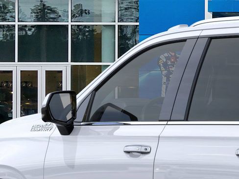 New 2026 Chevrolet Suburban High Country image 14