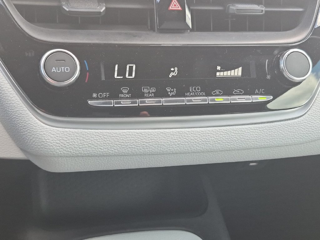 Used 2026 Toyota Corolla SE FWD image 19