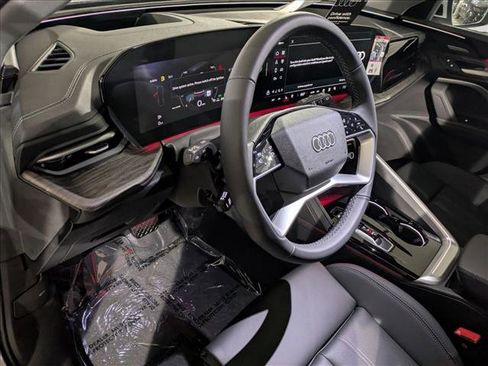 New 2025 Audi Q5 Premium Plus image 3