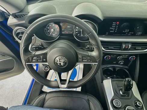 Used 2018 Alfa Romeo Stelvio Sport w/ Quick Order Package 22J Sport AWD/4WD image 13