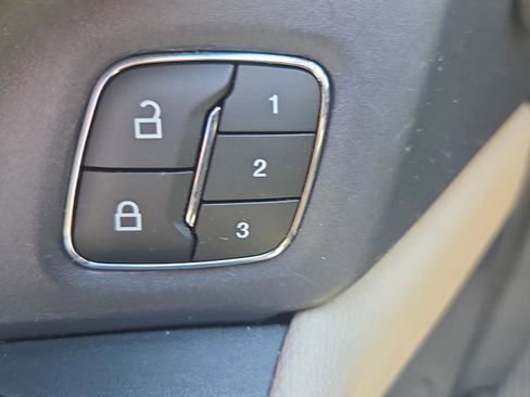 Used 2024 Ford Expedition Limited image 33