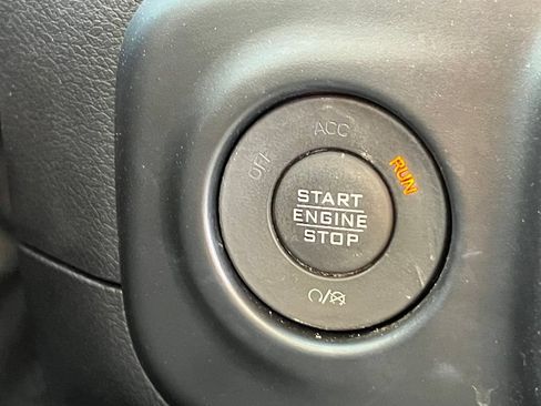 Used 2023 Jeep Wrangler Unlimited Sahara w/ Cold Weather Group AWD/4WD image 18