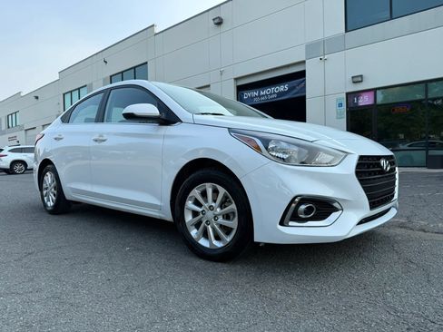 Used 2021 Hyundai Accent SEL FWD image 2