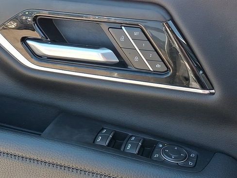 Used 2025 GMC Yukon Denali image 21