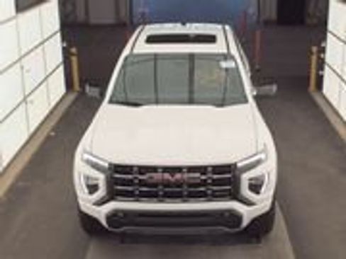 Certified 2026 GMC Canyon AT4 w/ Technology Plus Package AWD/4WD image 9