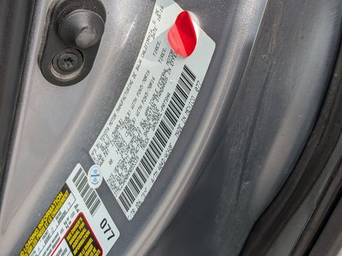 Used 2017 Toyota Tacoma SR5 AWD/4WD image 33